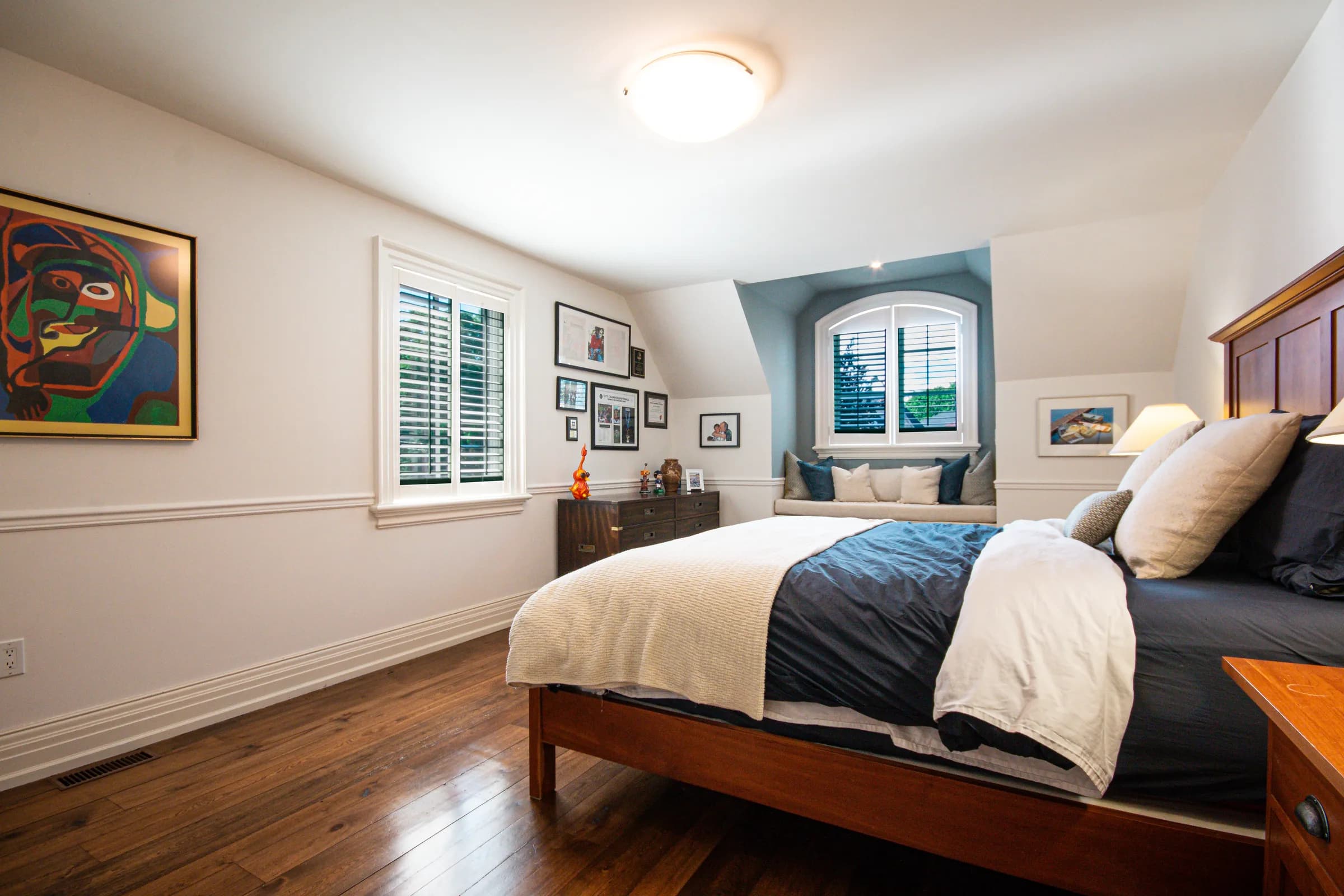 Spacious primary bedroom